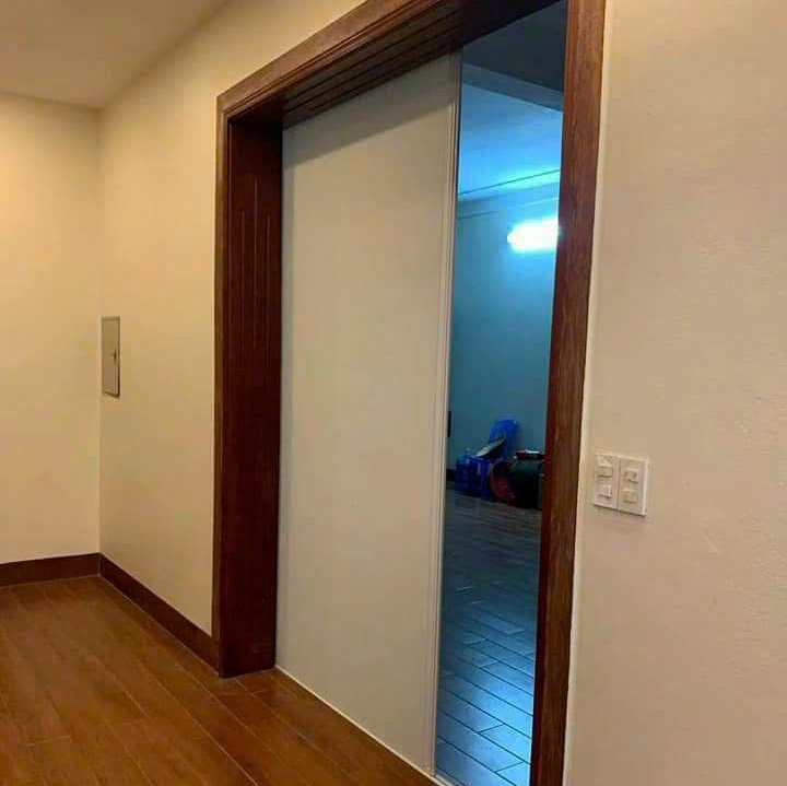 VÁCH NGĂN TỔ ONG TẠI TÂN PHÚ ĐÔNG
