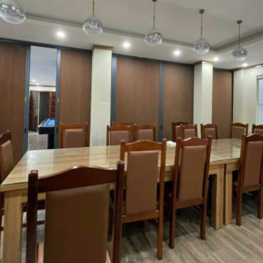 VÁCH NGĂN TỔ ONG TẠI LỘC NINH