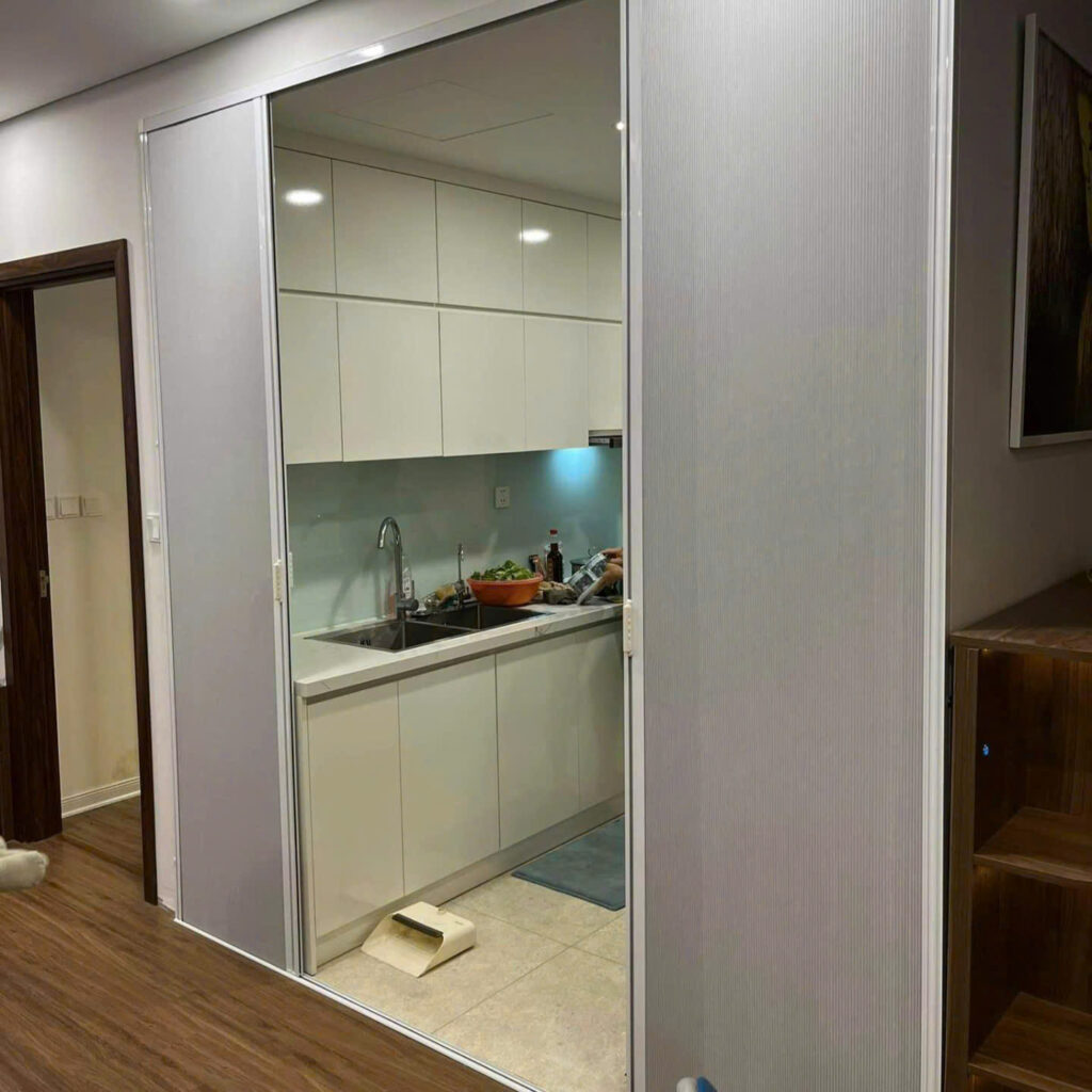 RÈM TỔ ONG TẠI TÂN ĐỊNH TP HỒ CHÍ MINH
