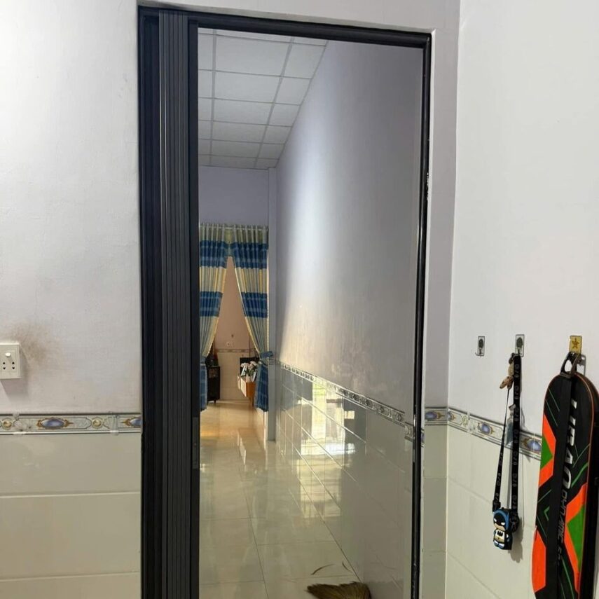 LỢI ÍCH CỬA XẾP LÁ NHÔM CHO TOILET