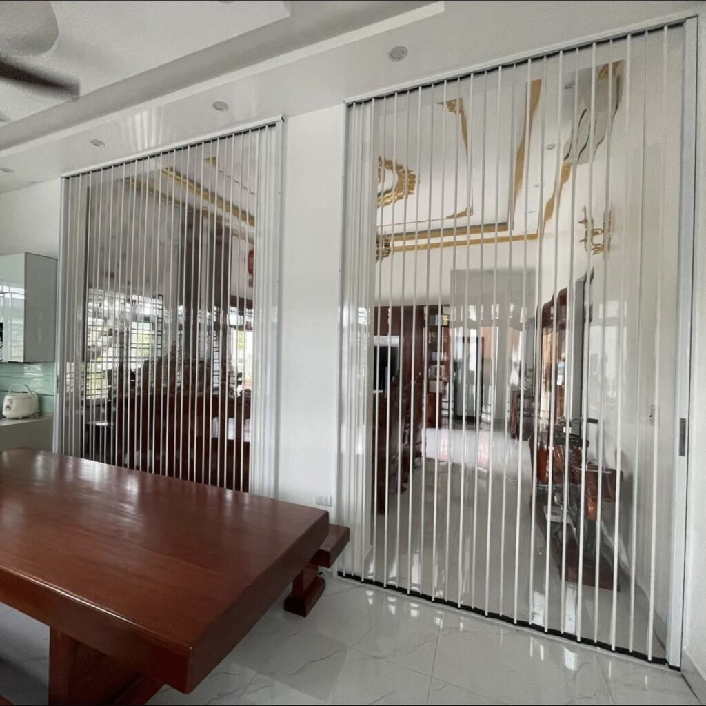 CỬA XẾP LÁ NHỰA TẠI HOÀNG MAI