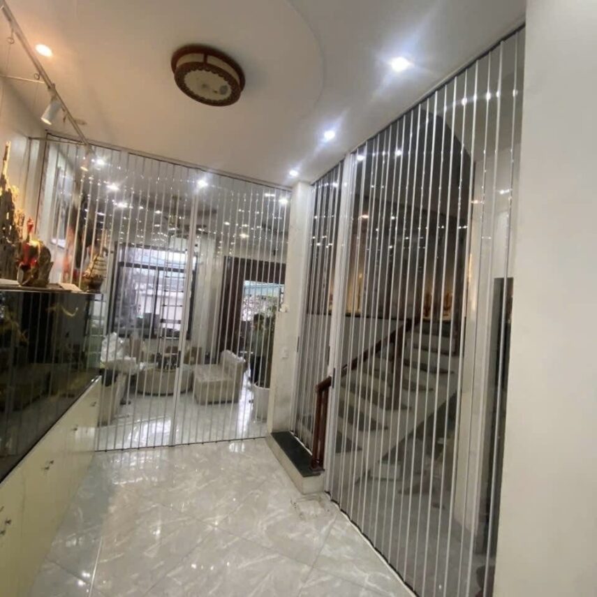 LẮP ĐẶT CỬA XẾP LÁ NHỰA TẠI TÂN UYÊN