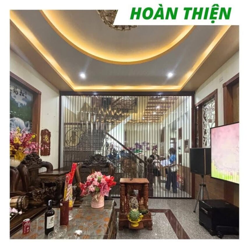 LẮP ĐẶT CỬA XẾP LÁ NHỰA TẠI DĨ AN