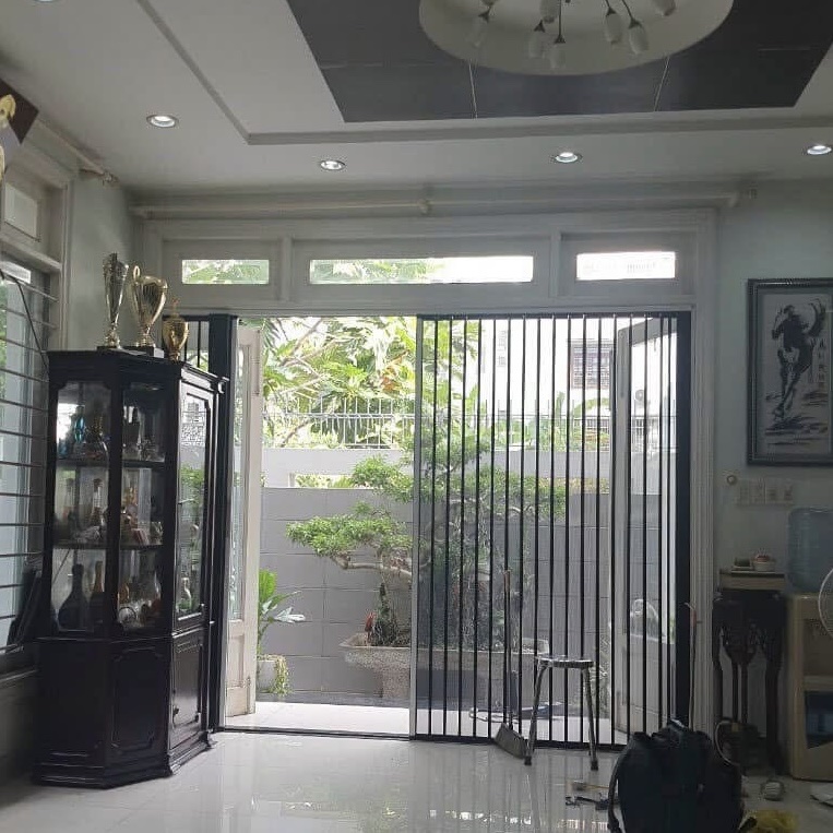 CỬA XẾP LÁ NHỰA TẠI GIA LÂM