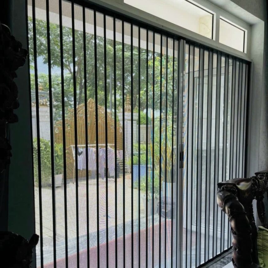 CỬA XẾP LÁ NHỰA TẠI GIA LÂM